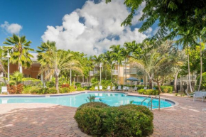Coral Palm by AvantStay Key West Walkable Gated Community Shared Pool